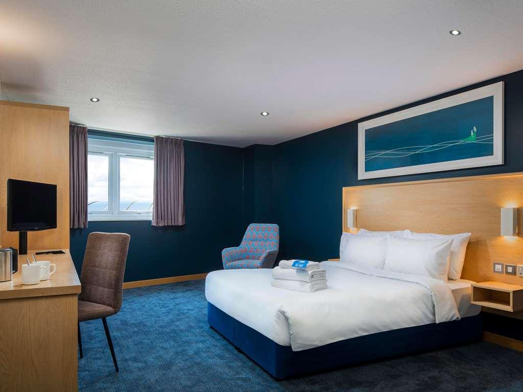 Travelodge Фраймли Номер фото